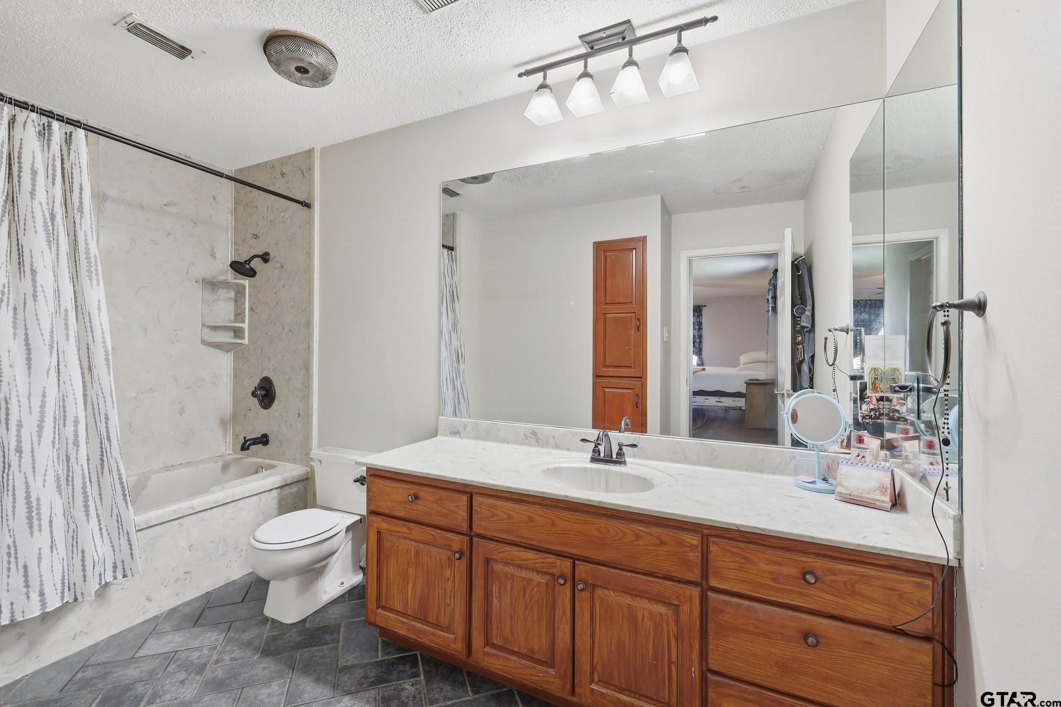 1409 Bassett Road Palestine, TX 75803 - Photo 17 of 36