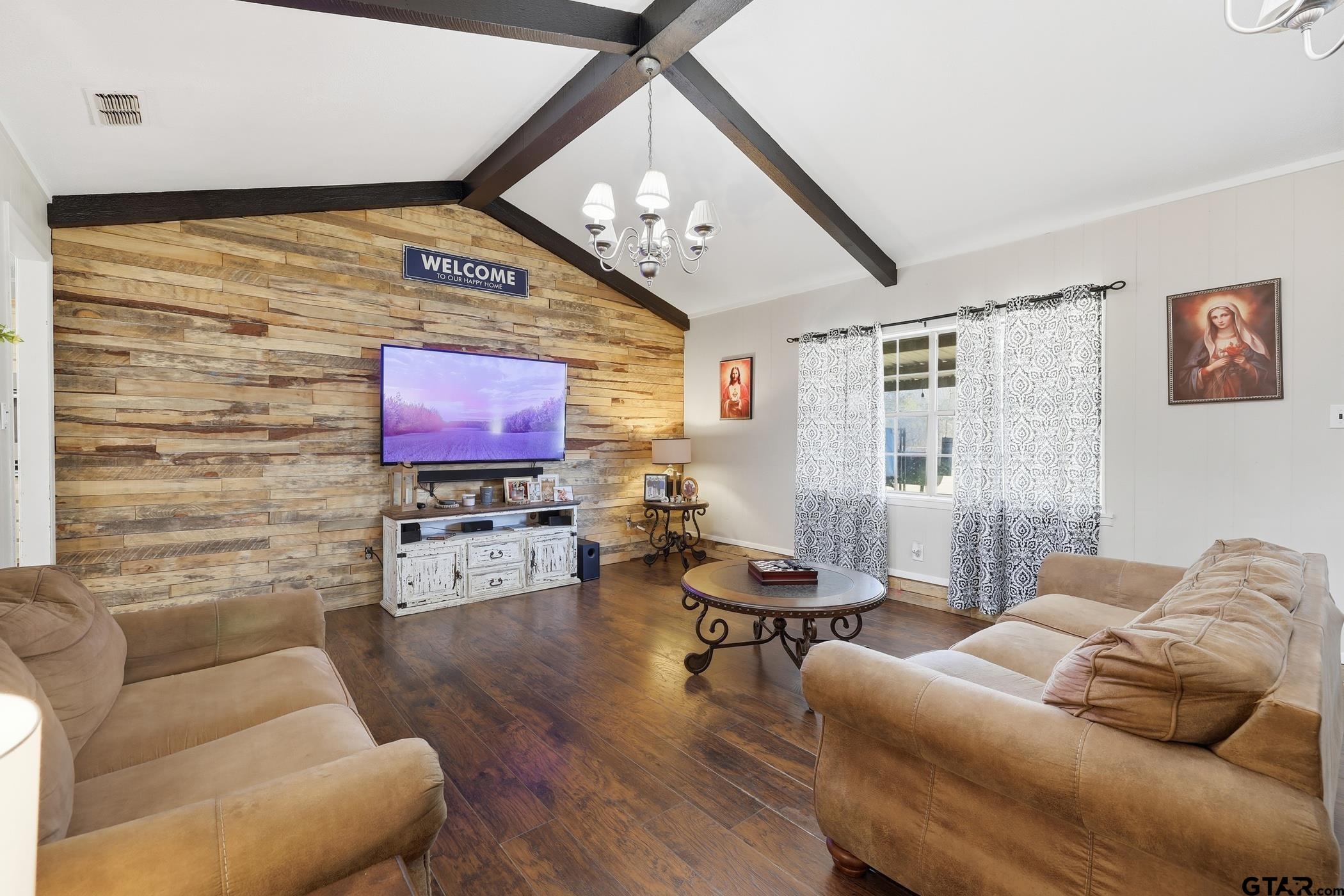 1409 Bassett Road Palestine, TX 75803 - Photo 5 of 36