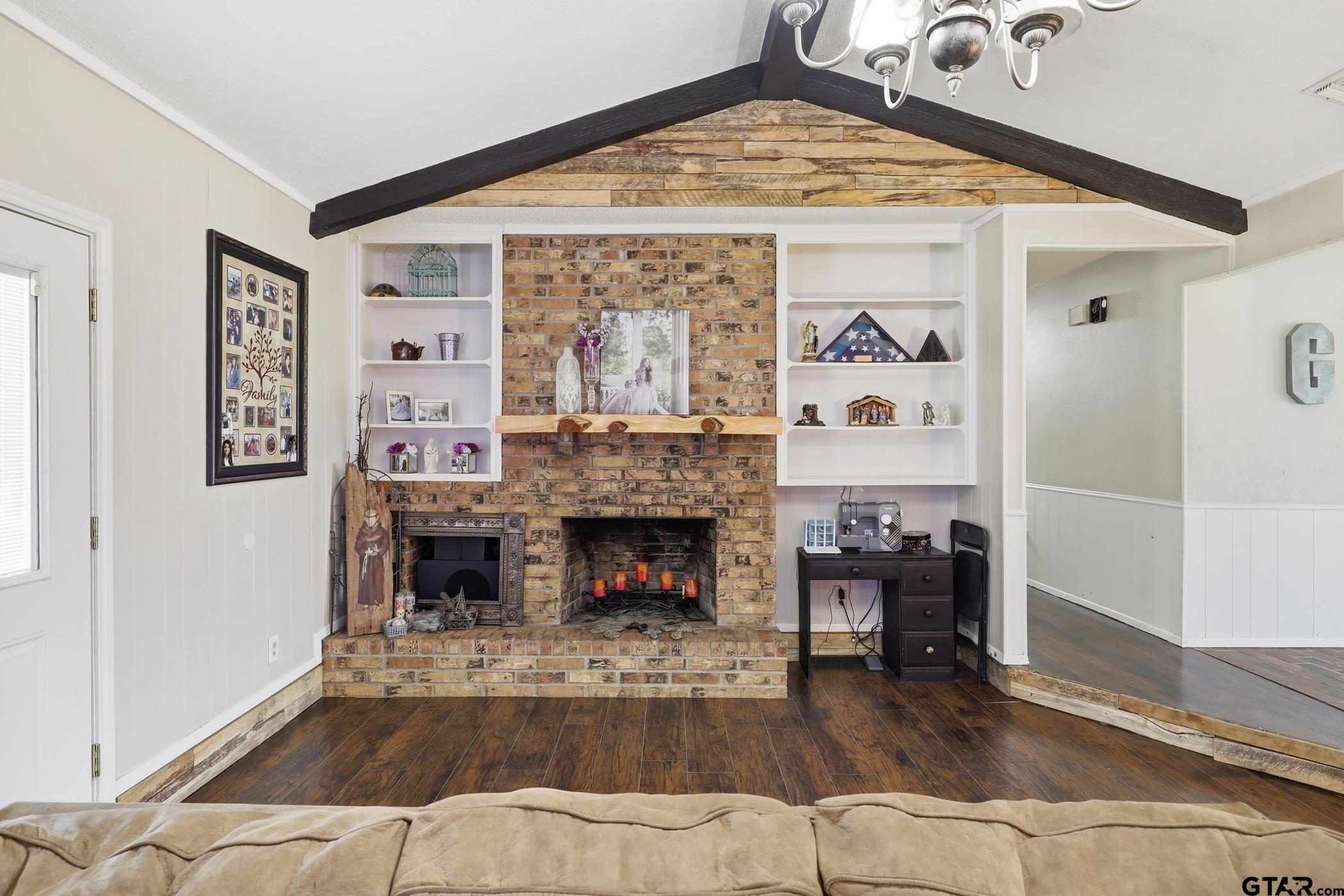 1409 Bassett Road Palestine, TX 75803 - Photo 6 of 36