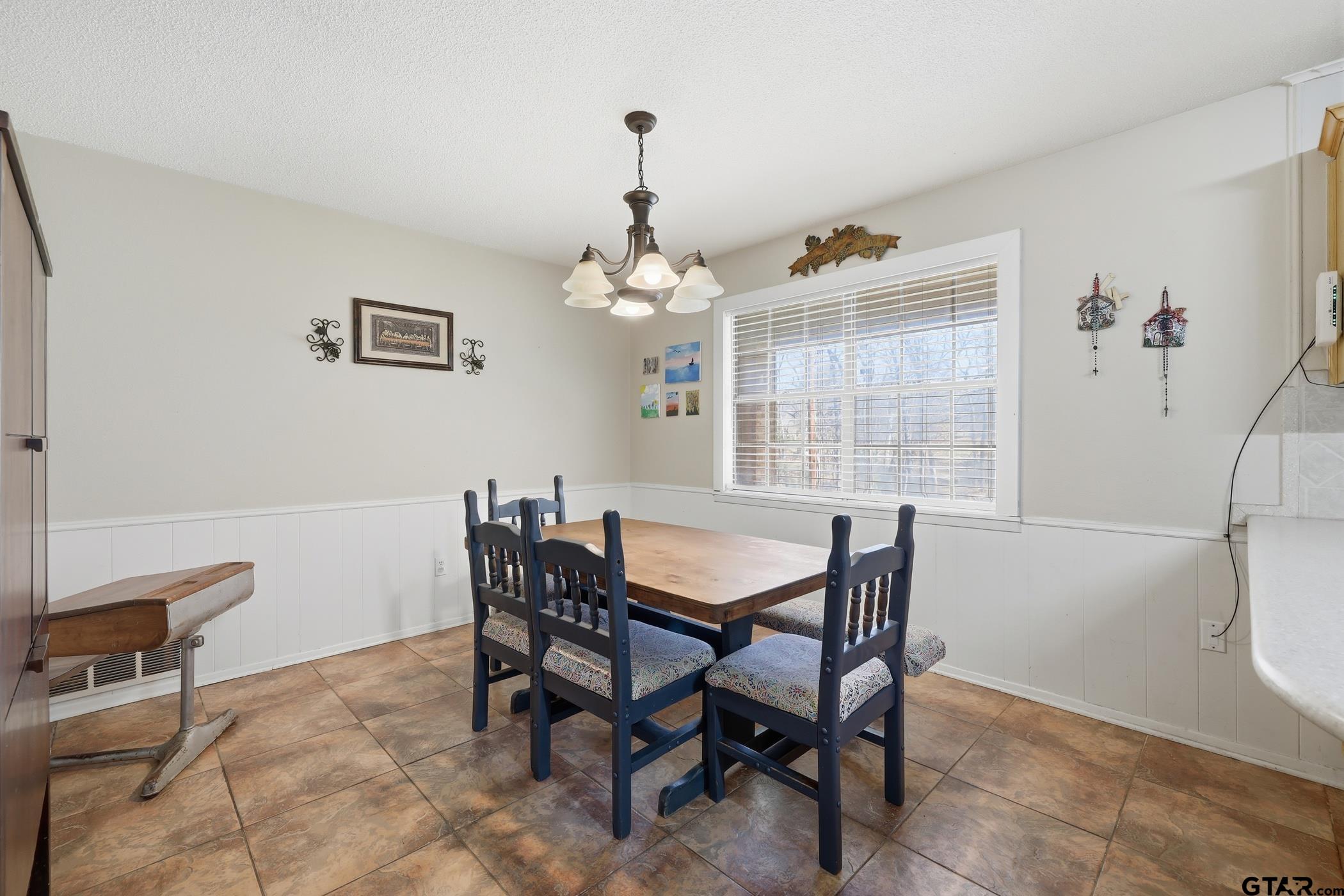 1409 Bassett Road Palestine, TX 75803 - Photo 7 of 36