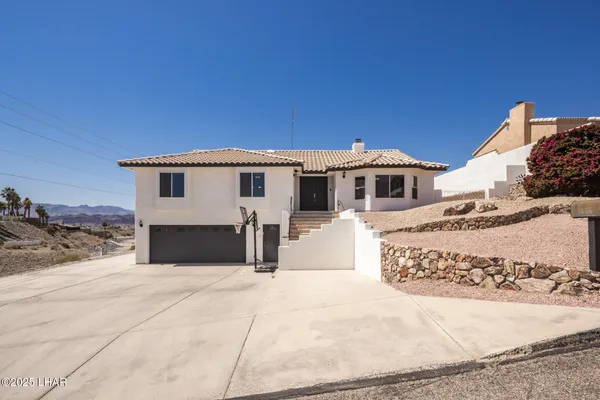 $739,900 | 209 Snead Drive, Lake Havasu City, AZ 86406