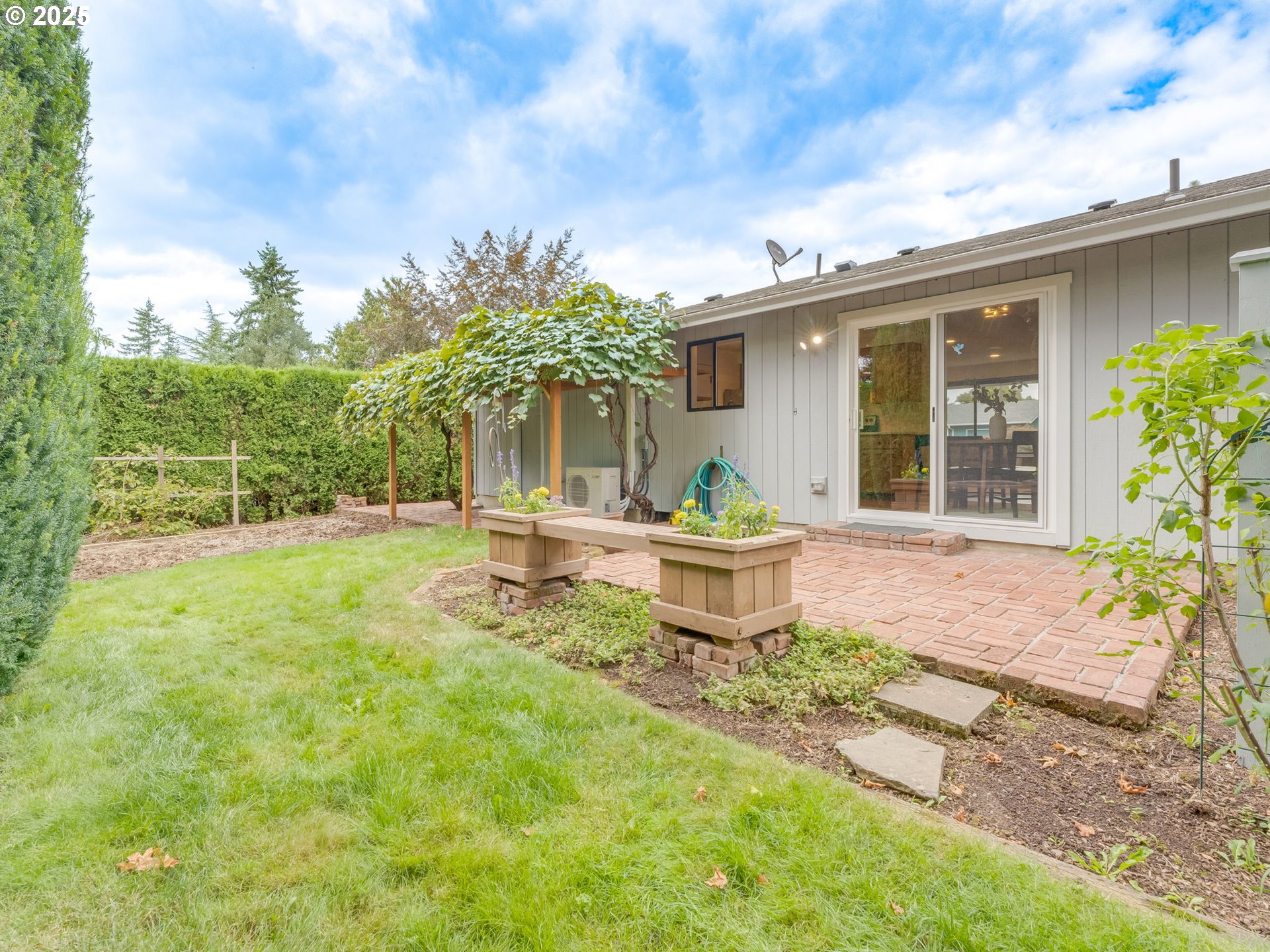 17925 Beebee Court Sandy, OR 97055 - Photo 42 of 48 a house with garden in front of it