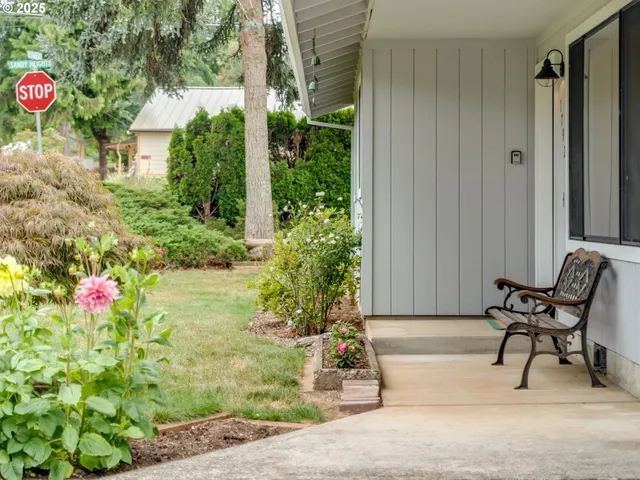 a view of outdoor space yard and patio