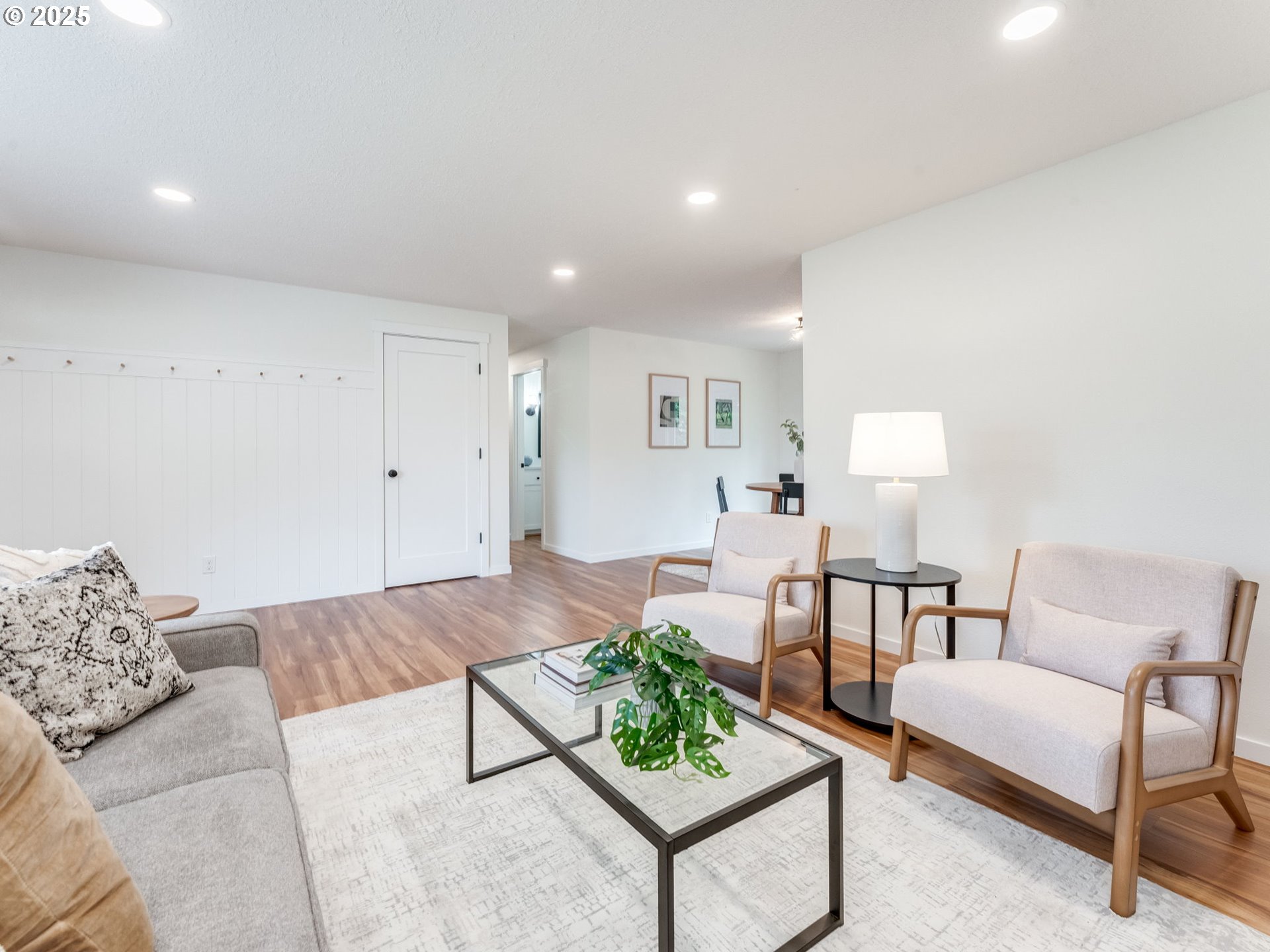 17925 Beebee Court Sandy, OR 97055 - Photo 9 of 48 a living room with furniture and a potted plant on table