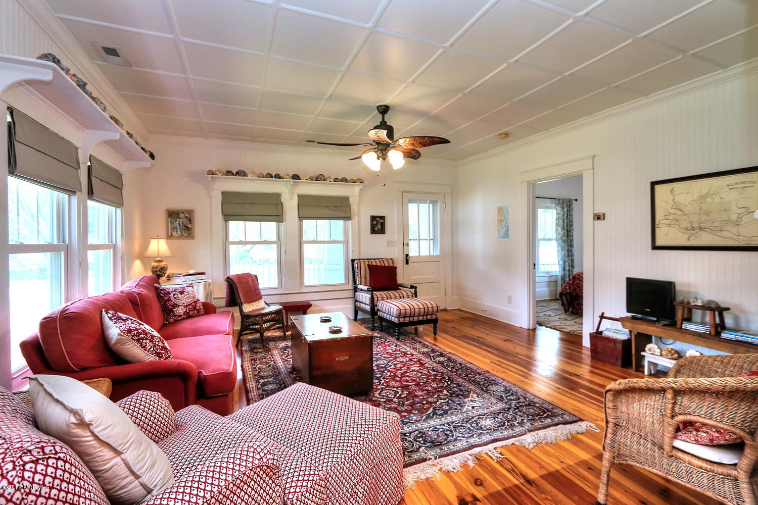 227 Horseshoe Road Davis, NC 28524 - Photo 21 of 74 Living Room