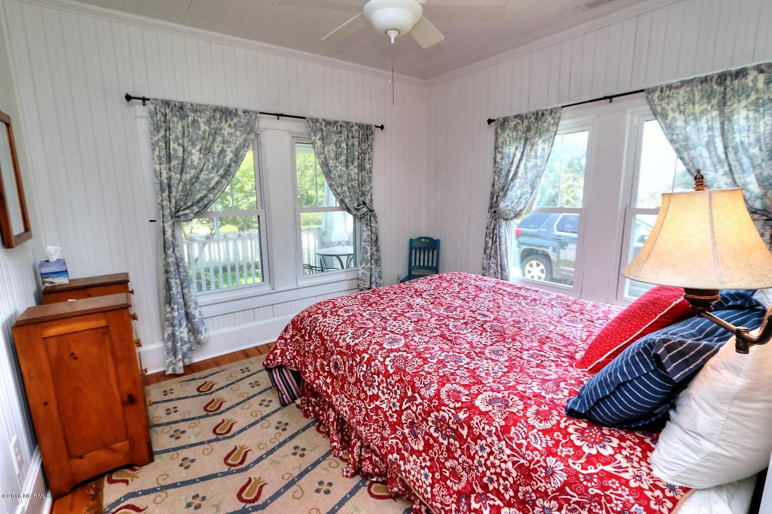 227 Horseshoe Road Davis, NC 28524 - Photo 25 of 74 1st Floor Bedroom