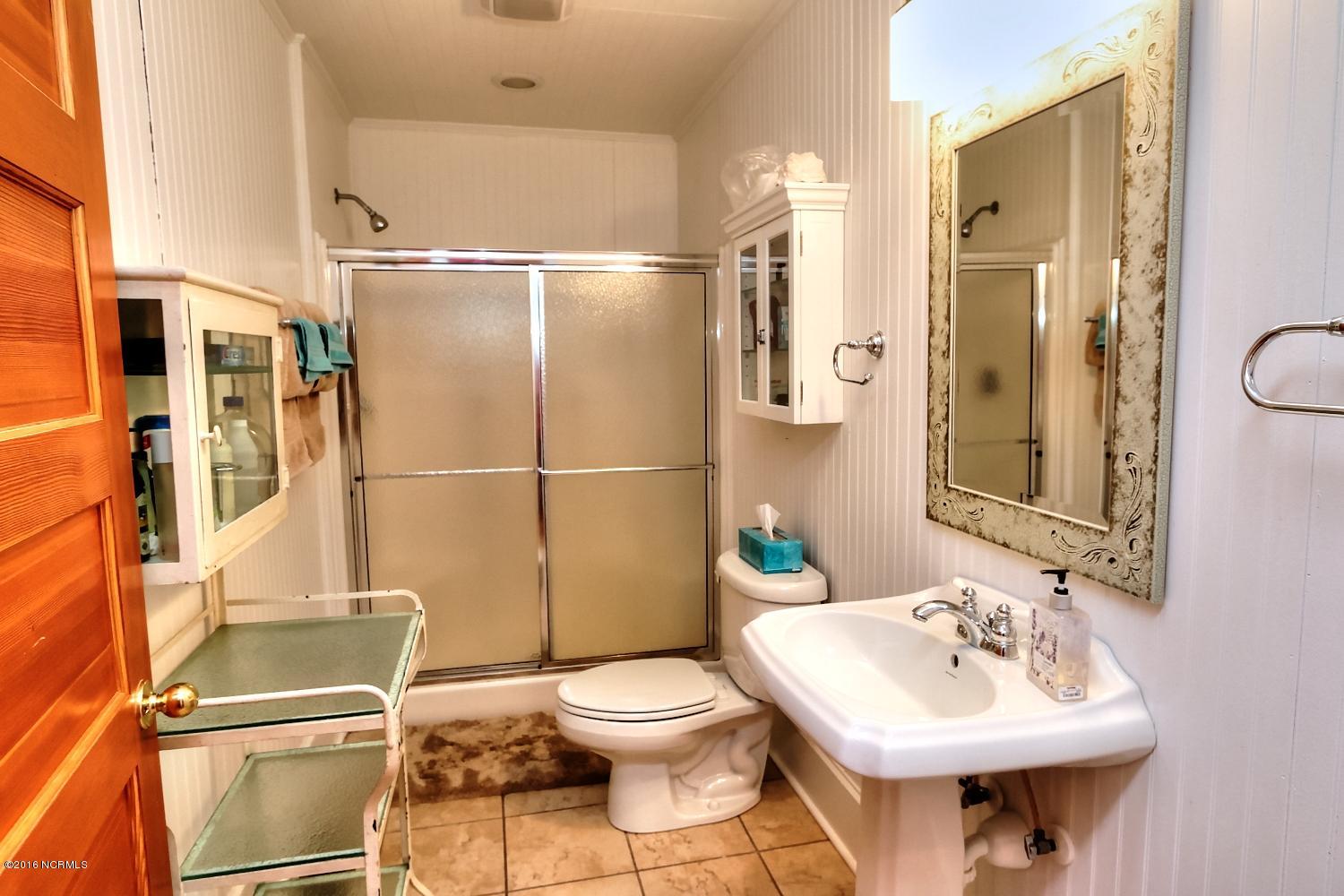 227 Horseshoe Road Davis, NC 28524 - Photo 45 of 74 2nd Bathroom