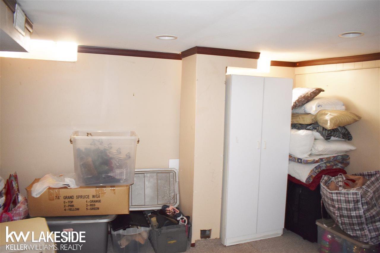 27932 Ryan Road Warren, MI 48092 - Photo 22 of 25