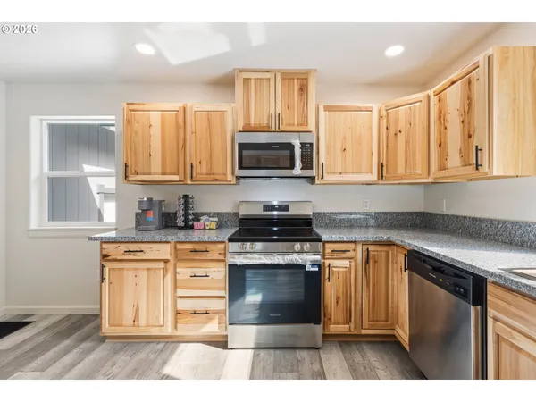 $424,900 | 536 Annis Street, Canyonville, OR 97417