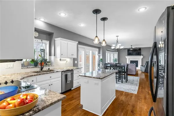 $465,000 | 1327 Huntington Drive, Liberty, MO 64068