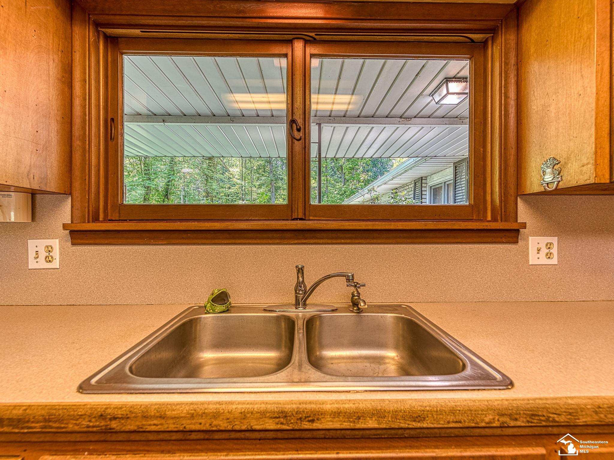 12484 Fessner Road Carleton, MI 48117 - Photo 5 of 54 Kitchen Sink View
