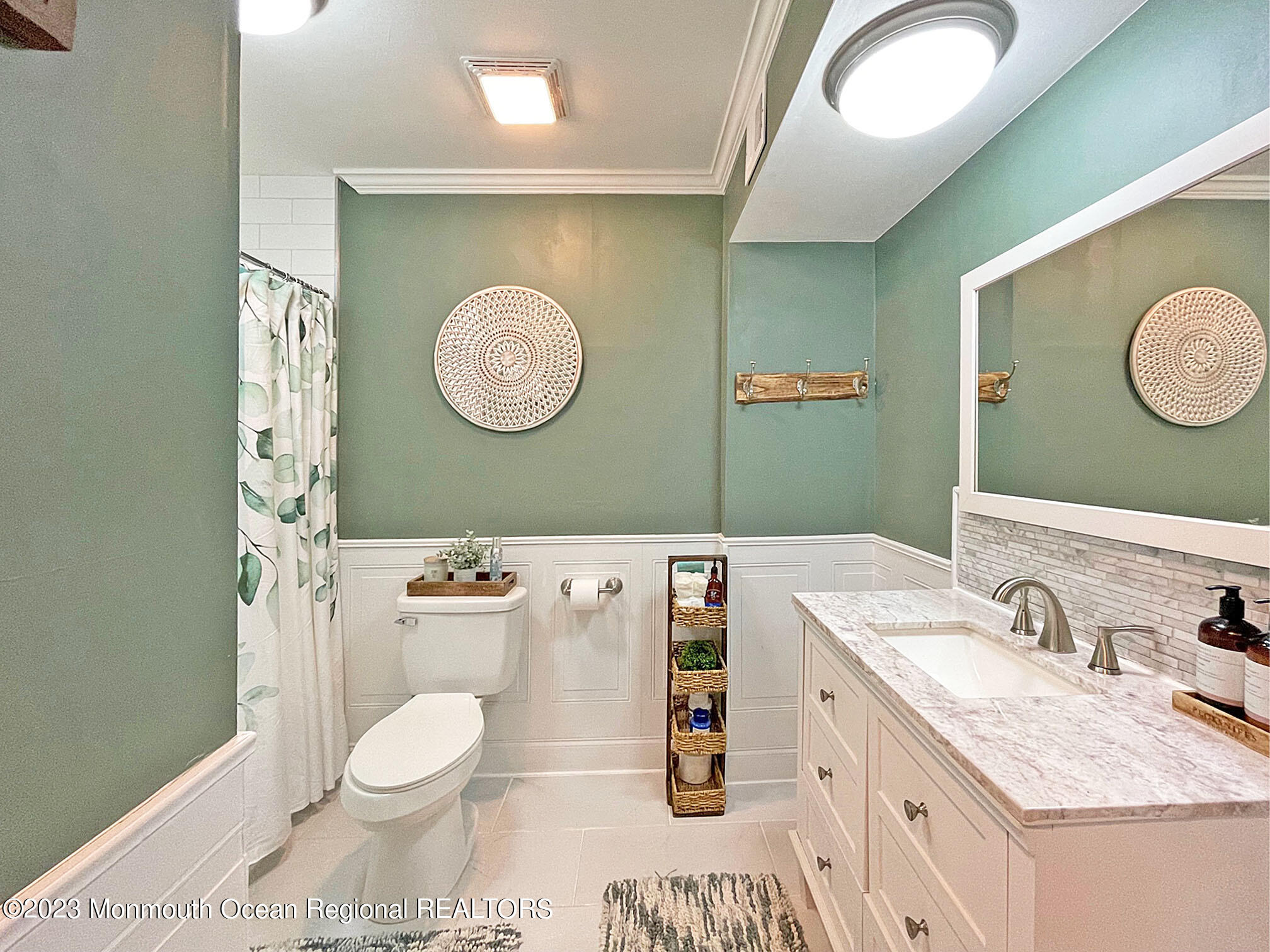 507 Line Road Aberdeen, NJ 07747 - Photo 20 of 40 IMG_5268 Hall bath 1