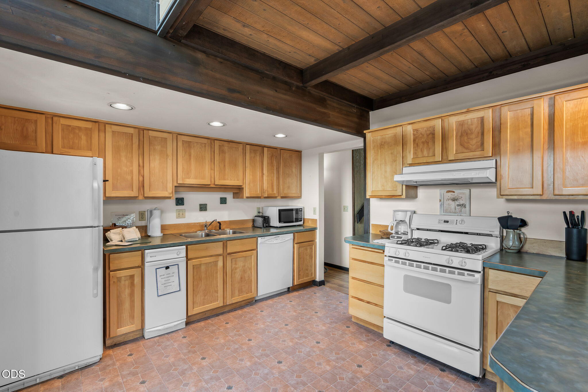 57165 Mink Lane Sunriver, OR 97707 - Photo 12 of 39