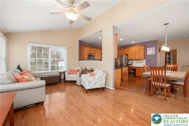 $799,000 | 5046 West Saucon Avenue, Center Valley, PA 18034