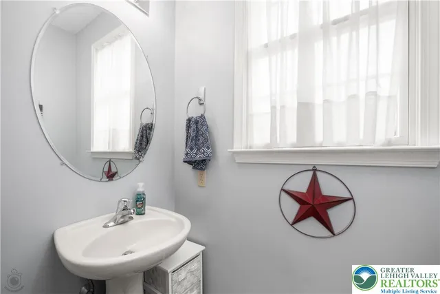 $799,000 | 5046 West Saucon Avenue, Center Valley, PA 18034