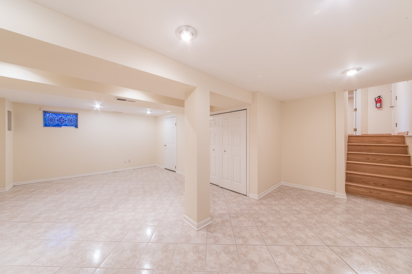 2010 Walnut Street Park Ridge, IL 60068 - Photo 16 of 20 a view of an empty room
