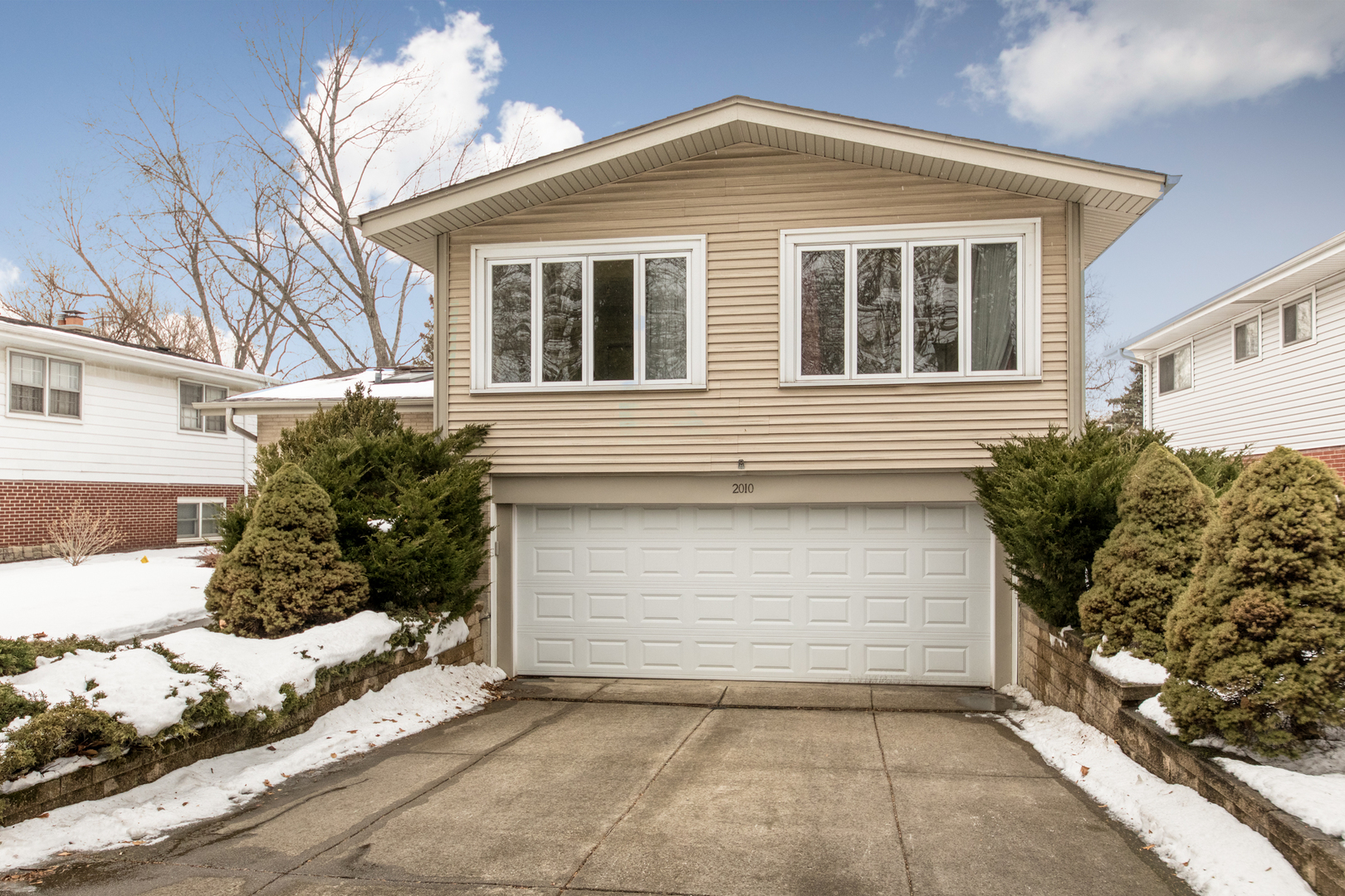 2010 Walnut Street Park Ridge, IL 60068 - Photo 2 of 20 a front view of a house