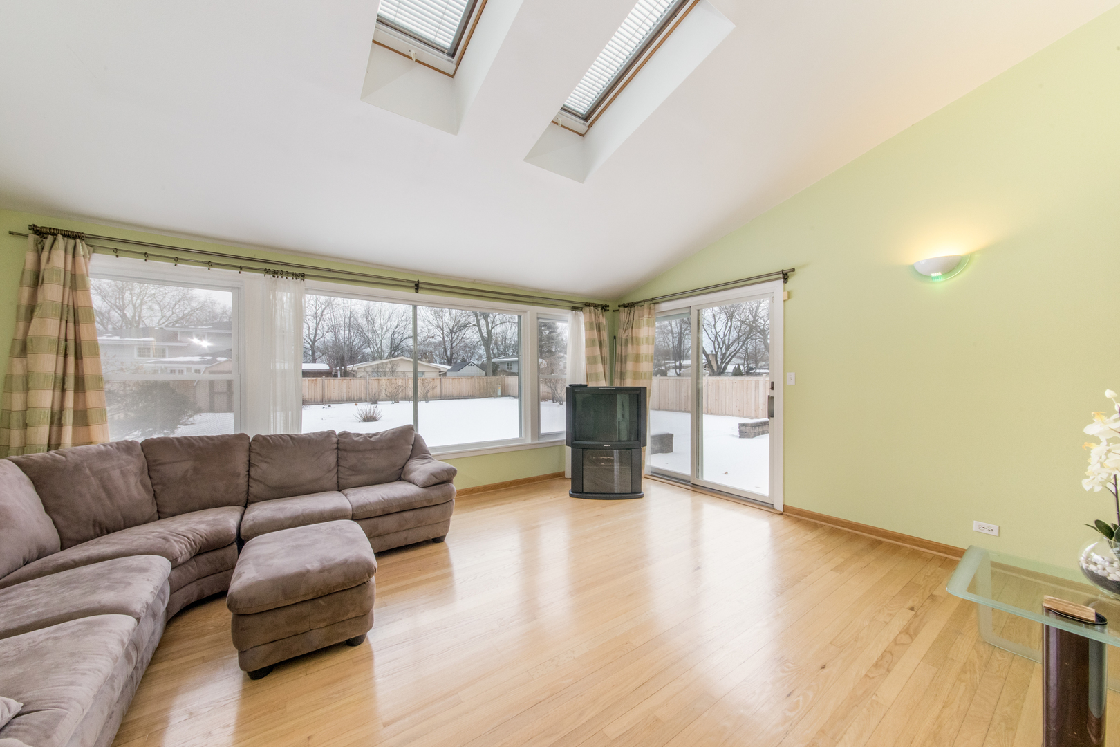 2010 Walnut Street Park Ridge, IL 60068 - Photo 7 of 20 a living room with furniture and a large window