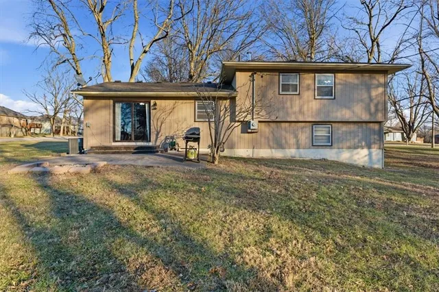 $240,000 | 995 Hurley Street, Peculiar, MO 64078