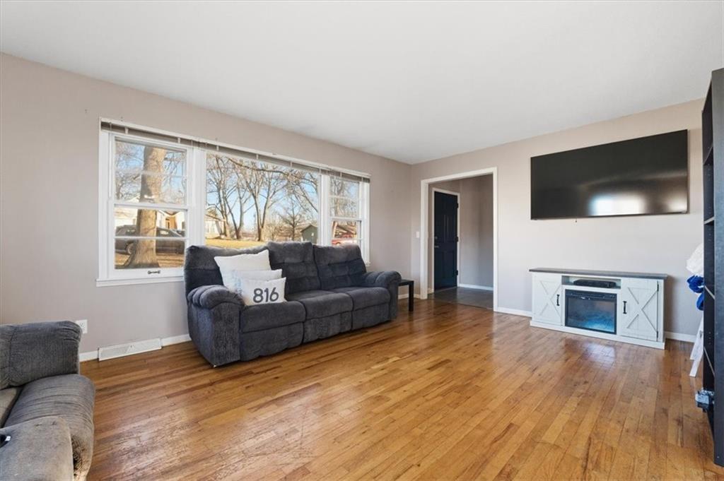 995 Hurley Street Peculiar, MO 64078 - Photo 9 of 28