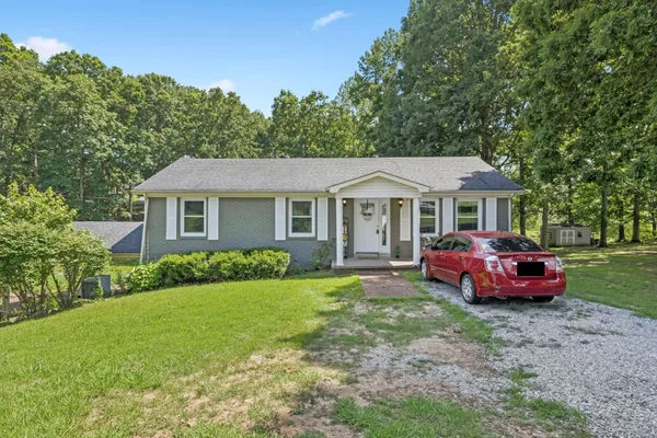 $314,999 | 630 Lakeview Court, Tennessee Ridge, TN 37178