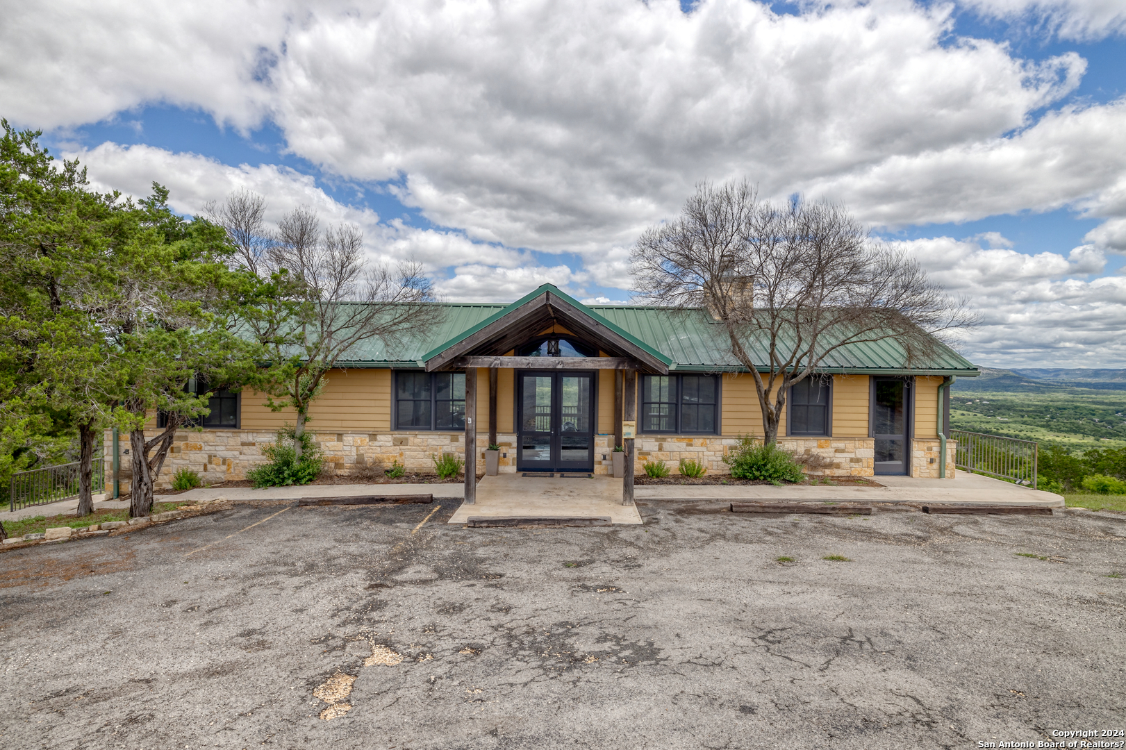 558 South Ridge Drive Concan, TX 78838 - Photo 13 of 35 Gallery Image 13
