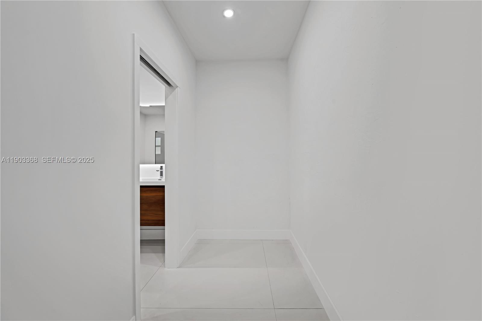 818 Northeast 3rd Street Hallandale Beach, FL 33009 - Photo 15 of 24