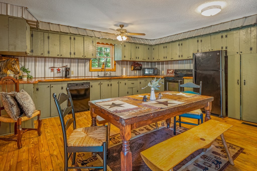 284 John J Smith Road Oneida, TN 37841 - Photo 9 of 38 Gallery Image 9