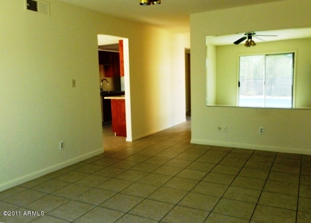 6423 Covina Road Mesa, AZ 85205 - Photo 3 of 20 LivingRoom1