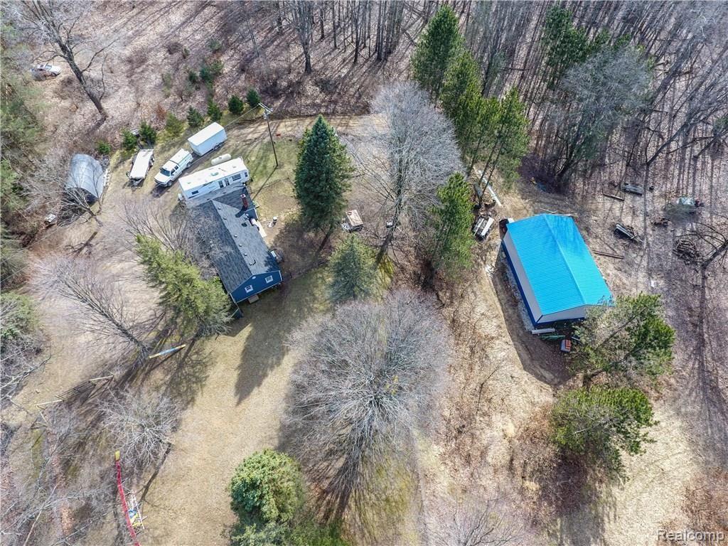1899 Indian Road Lapeer, MI 48446 - Photo 11 of 25 1899 Indian-57.jpg