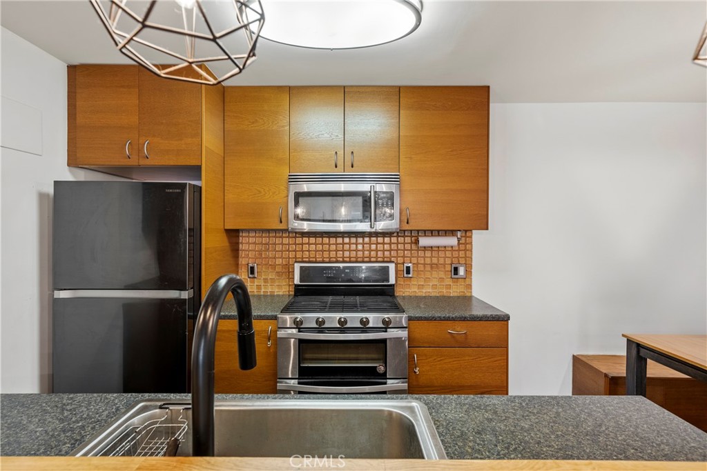 25825 Tournament Road, Unit I9 Valencia, CA 91355 - Photo 20 of 35