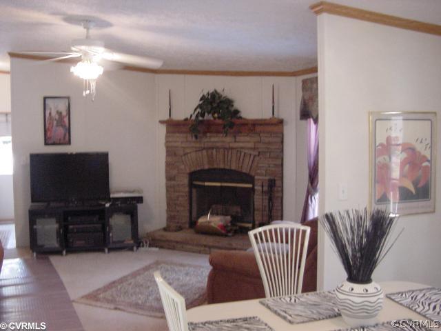 218 Maple Valley Road Tappahannock, VA 22560 - Photo 9 of 12 Living Room