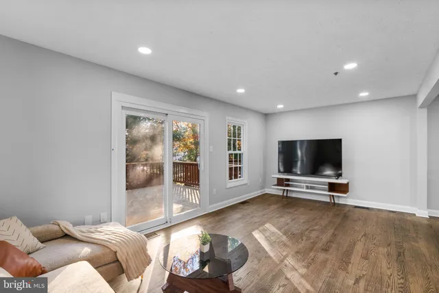 $459,500 | 17903 Cottonwood Terrace, Gaithersburg, MD 20877