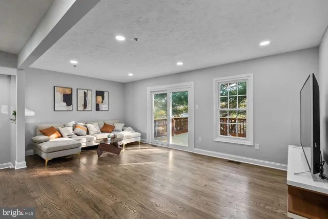 $459,500 | 17903 Cottonwood Terrace, Gaithersburg, MD 20877