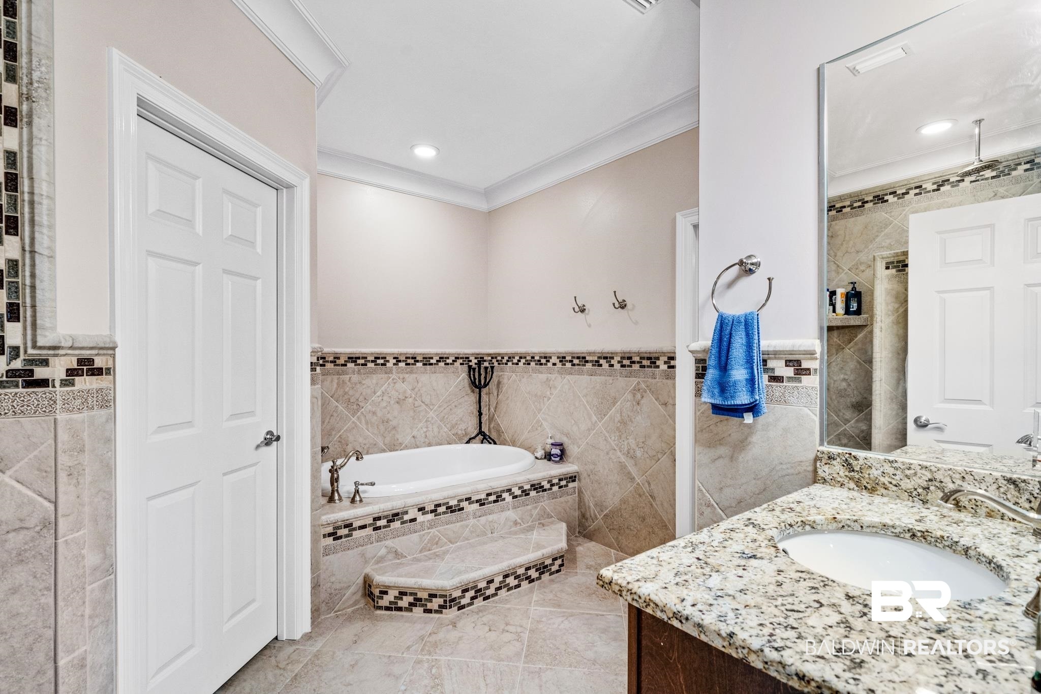 17375 River Road Summerdale, AL 36580 - Photo 16 of 47 Relaxation tub ad walk in shower