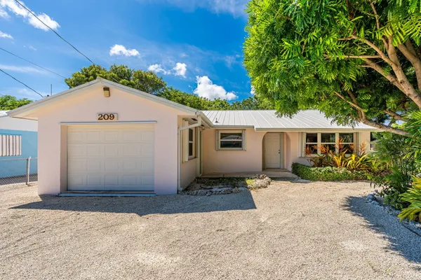 $689,000 | 209 2nd Street, Key Largo, FL 33037