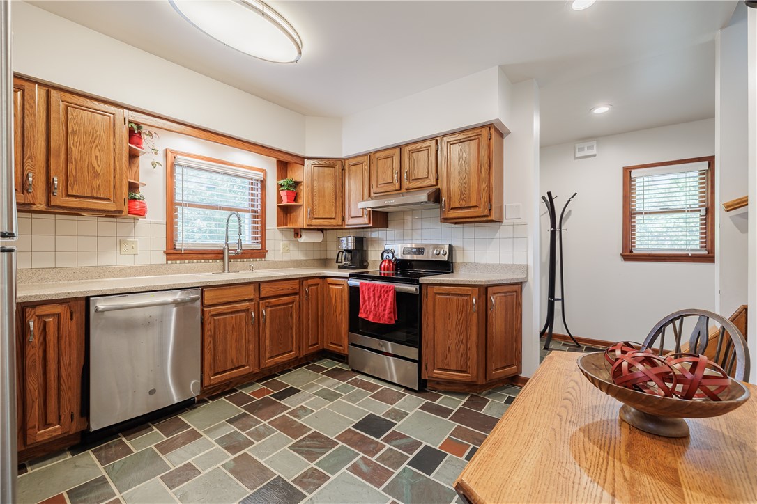 514 Beach Avenue Rochester, NY 14612 - Photo 8 of 22