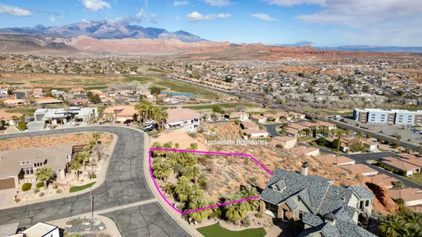 $378,500 | 68 North Lions Head Drive, Unit 153, Washington, UT 84780