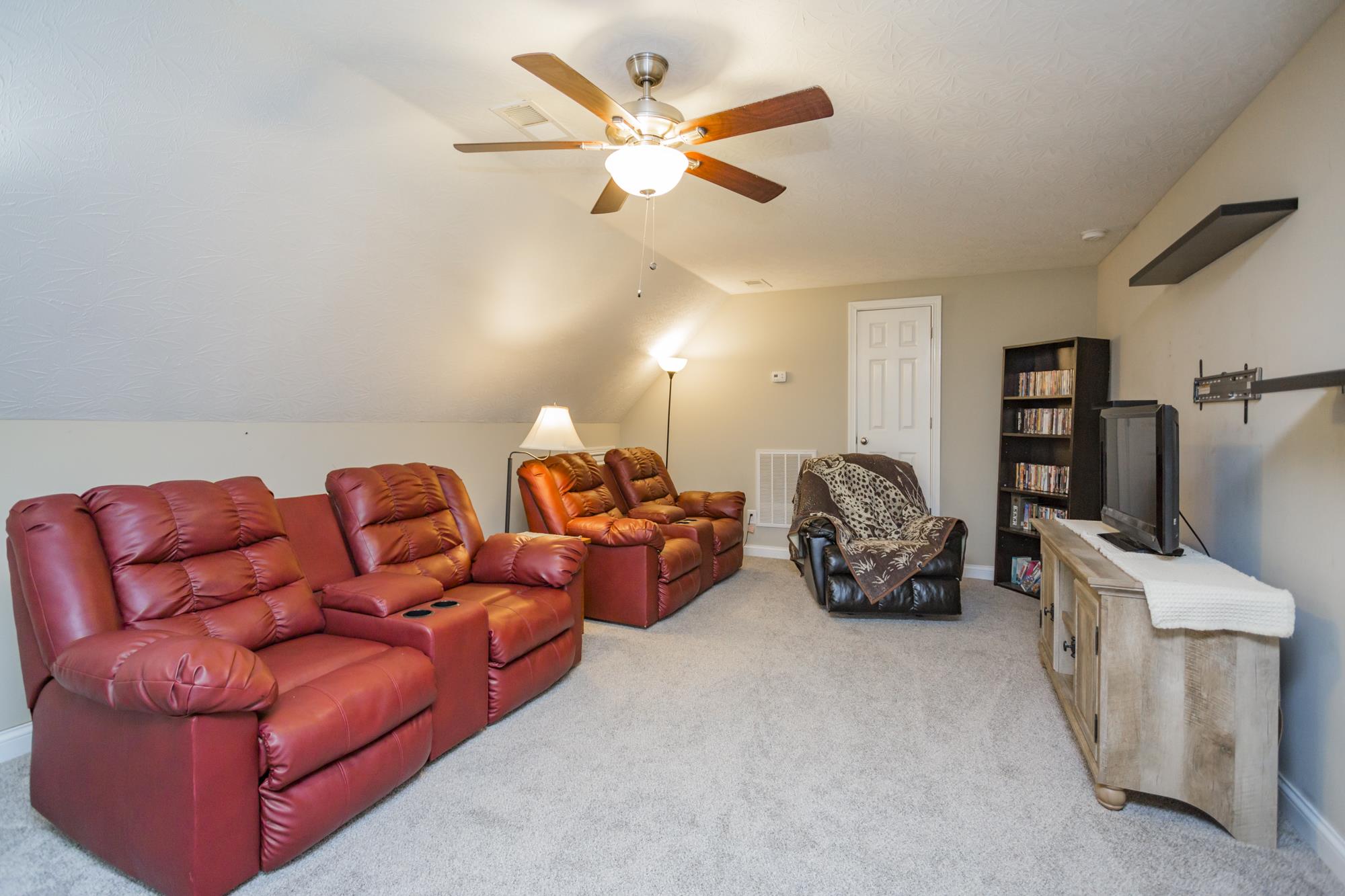 484 Fowler Ford Road Portland, TN 37148 - Photo 23 of 29 a living room with furniture