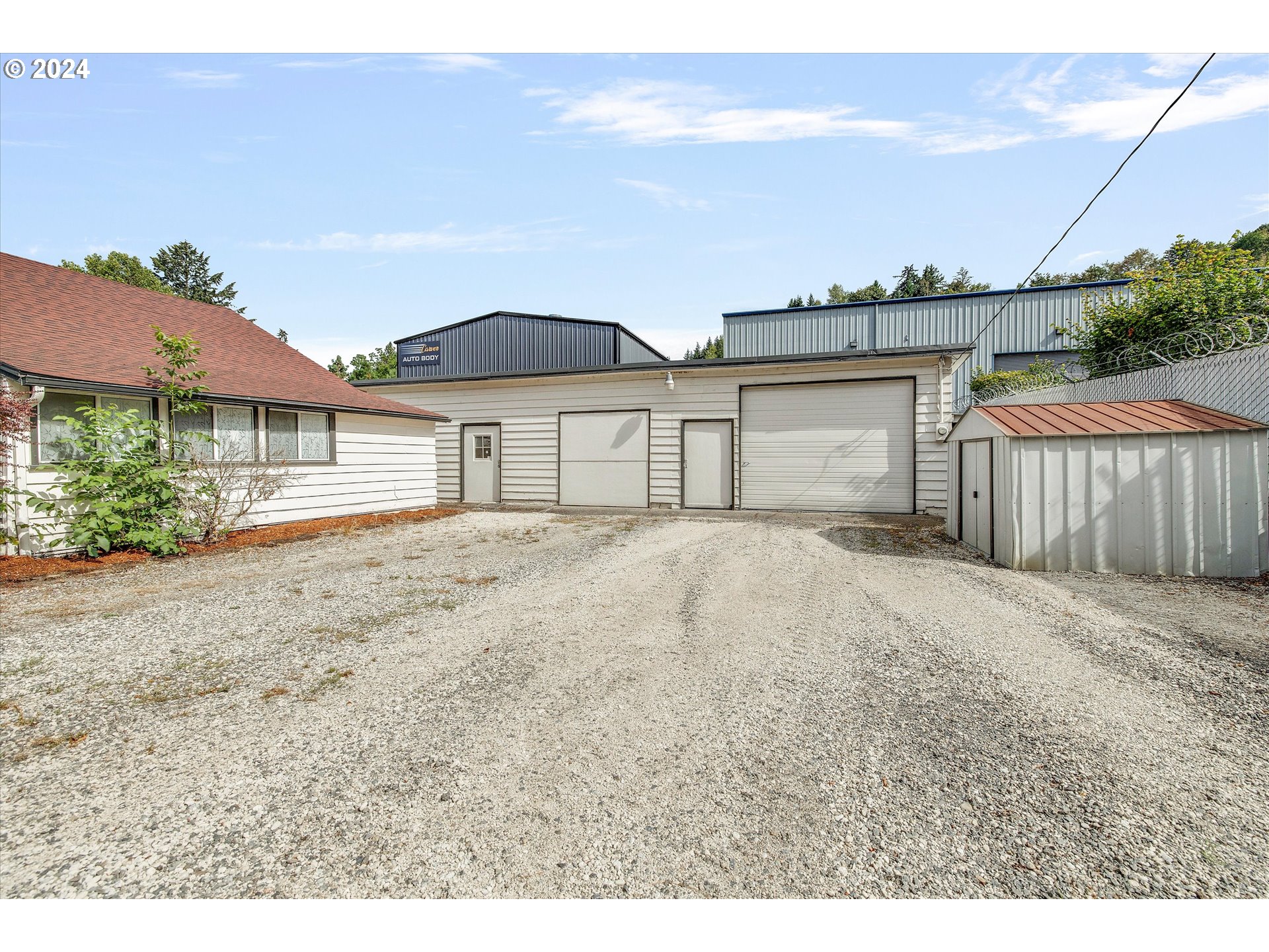 16265 Highway 224 Damascus, OR 97089 - Photo 30 of 40 a house with a outdoor space