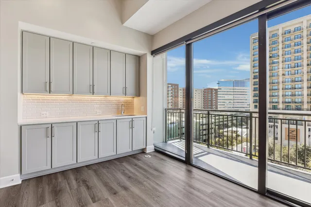 $3,001 | 9757 Katy Freeway, Unit 823, Houston, TX 77024