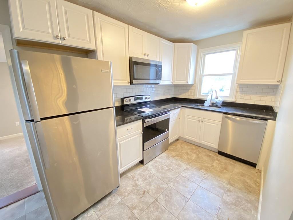 52 South Shore Road Holbrook, MA 02343 - Photo 3 of 19