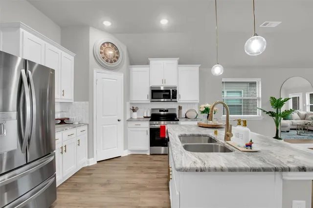 $2,600 | 347 Saltmeadow Lane, Red Oak, TX 75154