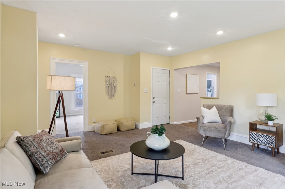 25 Taylor Road Bedford, OH 44146 - Photo 20 of 33 Living room with carpet flooring, recessed lighting, and baseboards