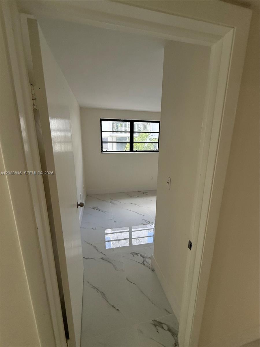 1673 Bay Road, Unit 306 Miami Beach, FL 33139 - Photo 11 of 22