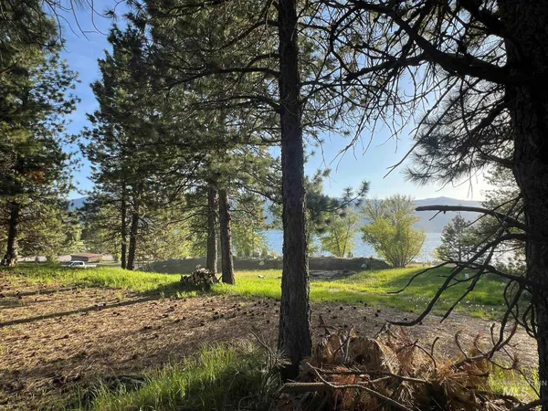 $450,000 | 515 Lakeview Avenue, Cascade, ID 83611