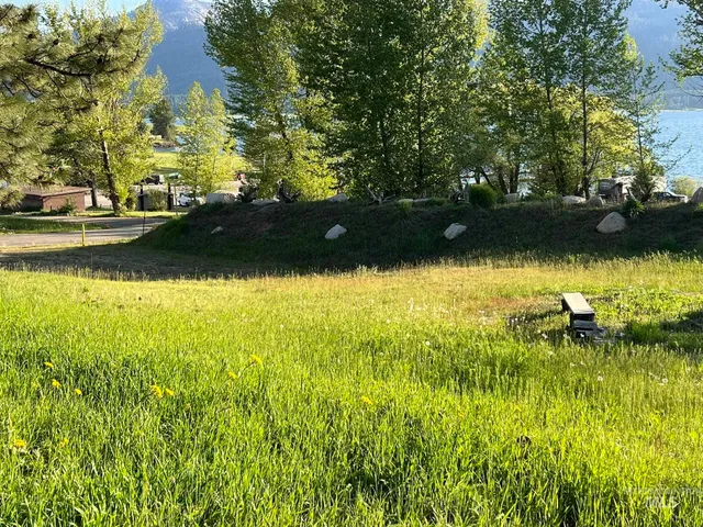 $450,000 | 515 Lakeview Avenue, Cascade, ID 83611