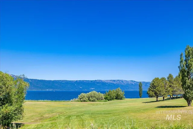 $450,000 | 515 Lakeview Avenue, Cascade, ID 83611