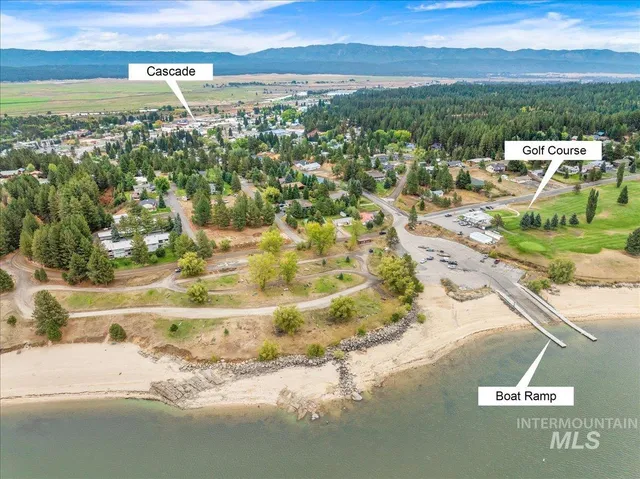 $450,000 | 515 Lakeview Avenue, Cascade, ID 83611