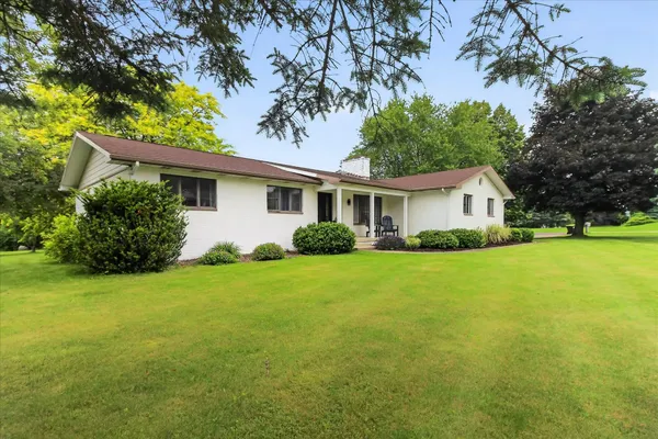 $398,900 | 150 Doral Drive, Cadillac, MI 49601